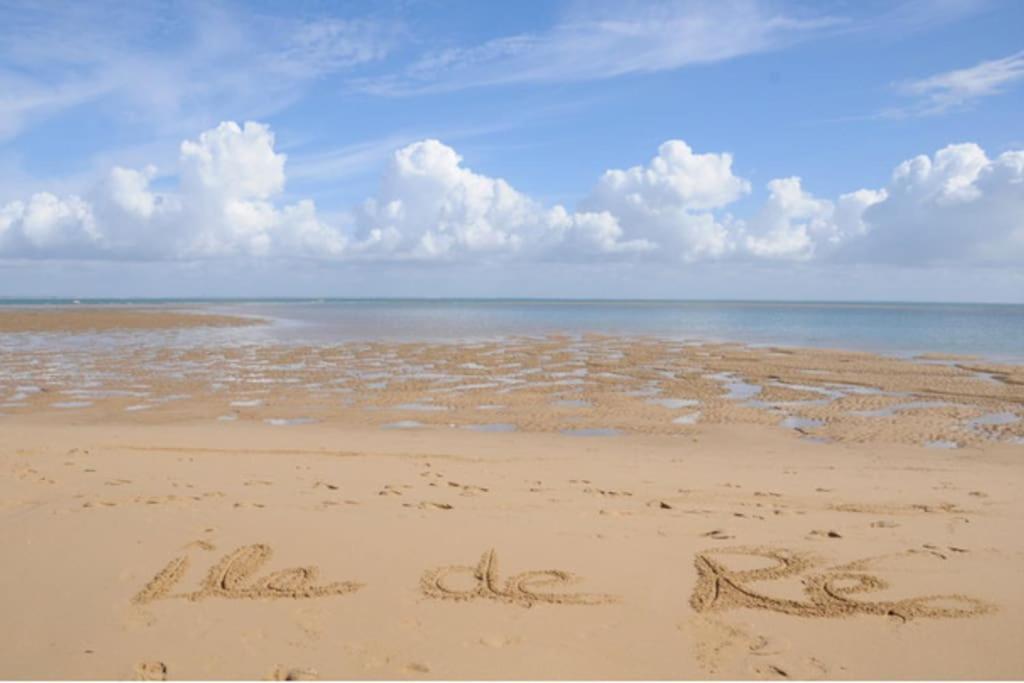 Le Clos Des Flots - La Plage La Flotte Bagian luar foto