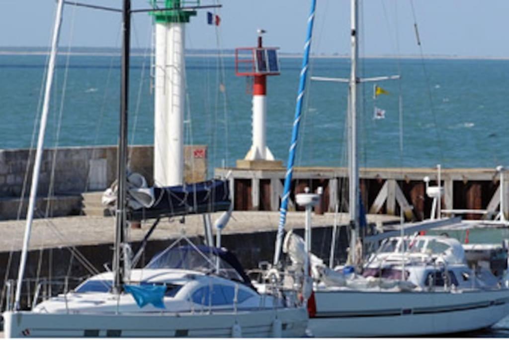 Le Clos Des Flots - La Plage La Flotte Bagian luar foto